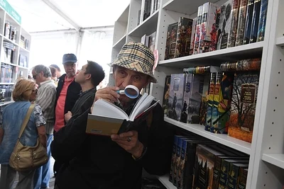 Одна книга, а стоит целое состояние. Поищите на полках